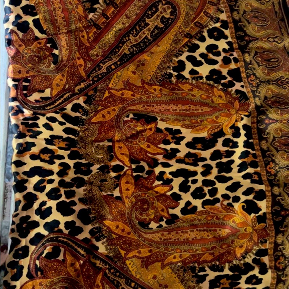 Scarf leopard